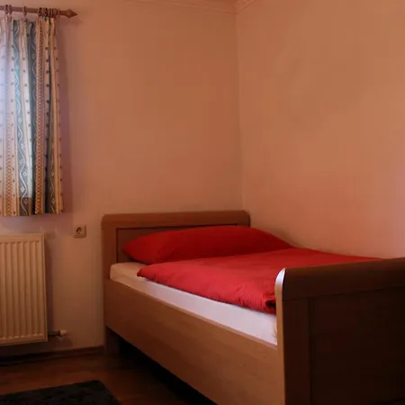 Stöcklgut * Aisdorf